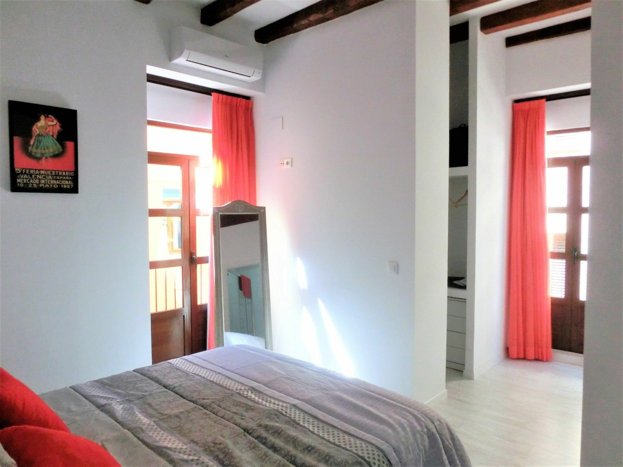 Total Valencia Lonja Apartment Exterior photo